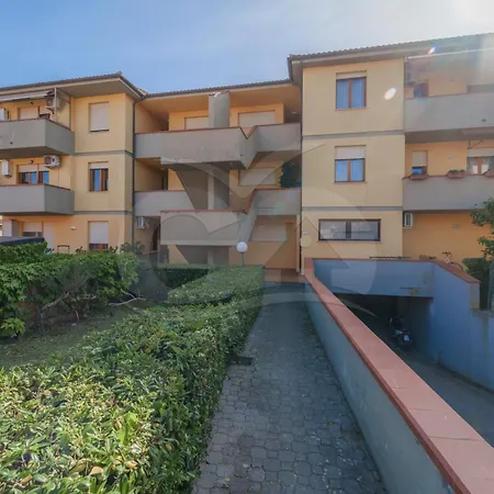 Bilocale Leonardo - Goelba Lägenhet
